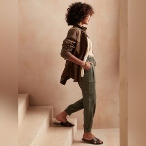 Banana Republic Green Joggers Size Small